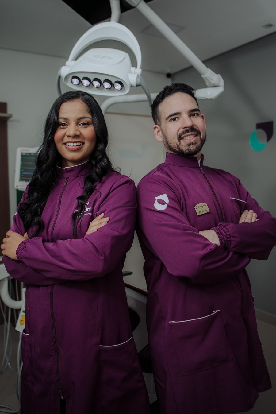 Dr. Icaro Toledo e Dra. Karine de Souza Amaro — Oral Unic Nova Andradina